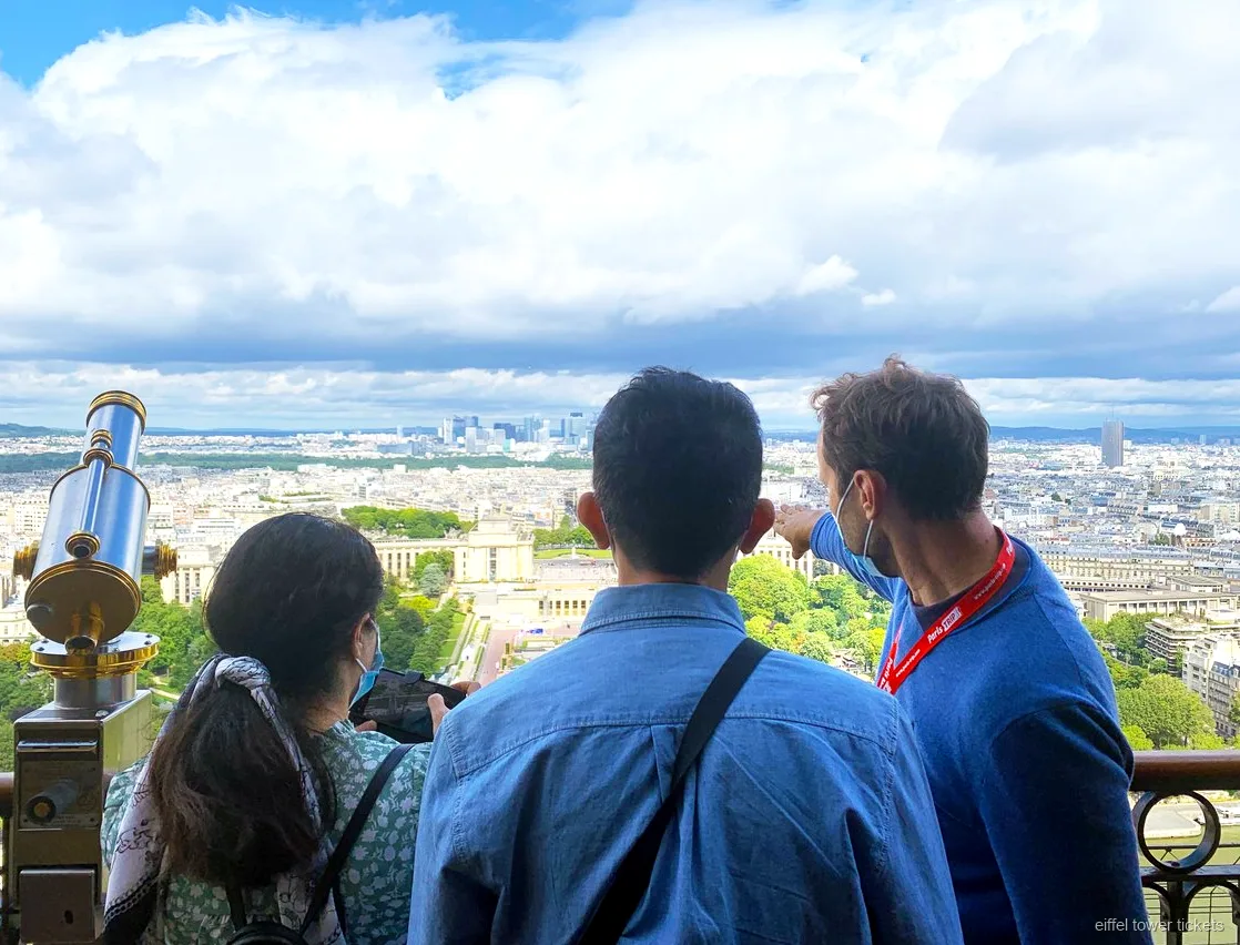 Panorama van Parijs vanaf de tweede verdieping van de Eiffeltoren