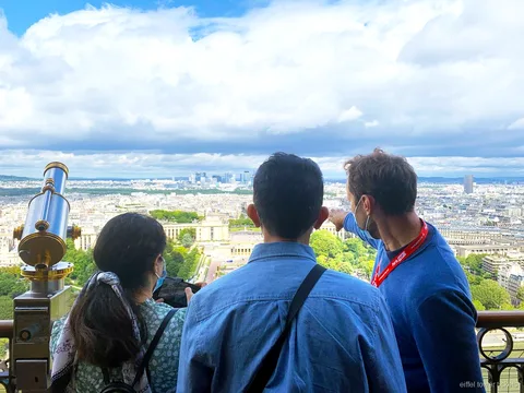 Panorama över Paris från Eiffeltornets andra våning