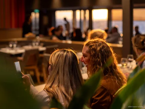 Gang im Madame Brasserie in der ersten Etage des Eiffelturms