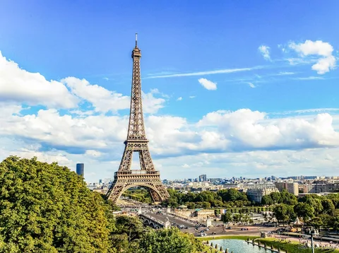 Vista de París des de la plataforma del segon pis de la Torre Eiffel